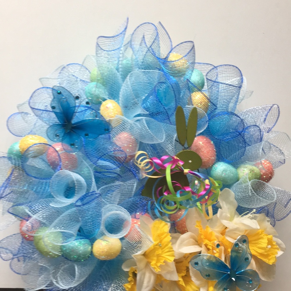 Spring Daffodil Bunny Butterfly Fun Mesh Wreath - Picture 3 of 8